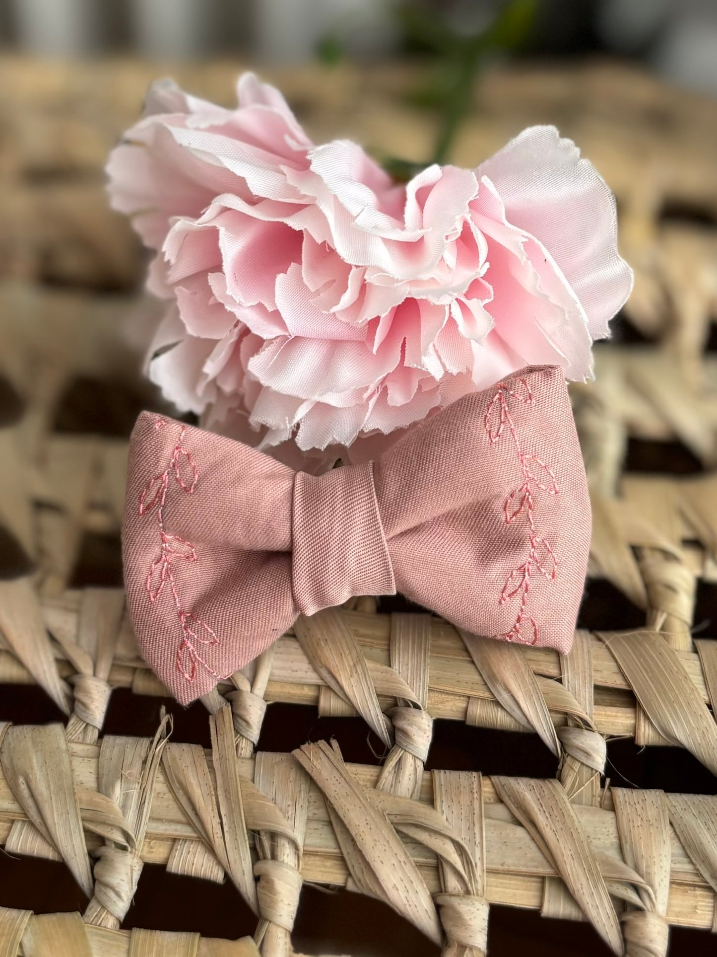 noeud barrette rose pale motif rose